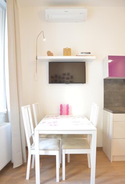 Two Bedroom Apartment At Bajcsy 布达佩斯 外观 照片
