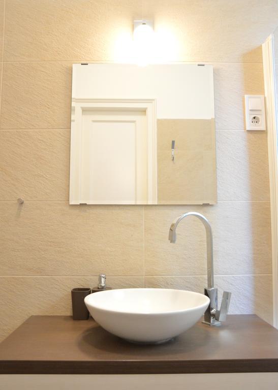 Two Bedroom Apartment At Bajcsy 布达佩斯 外观 照片