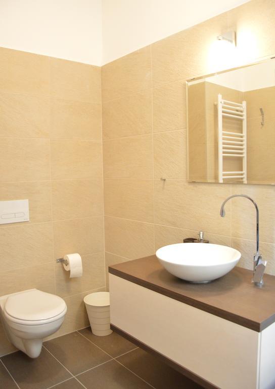 Two Bedroom Apartment At Bajcsy 布达佩斯 外观 照片